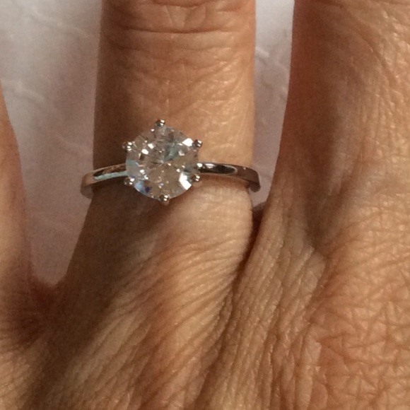 Solitaire 1.5ct  Diamond Ring - Picture 4 of 9